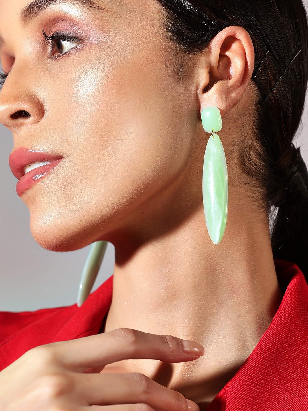 Rubans Voguish Green Leaf Shaped Drop Earrings