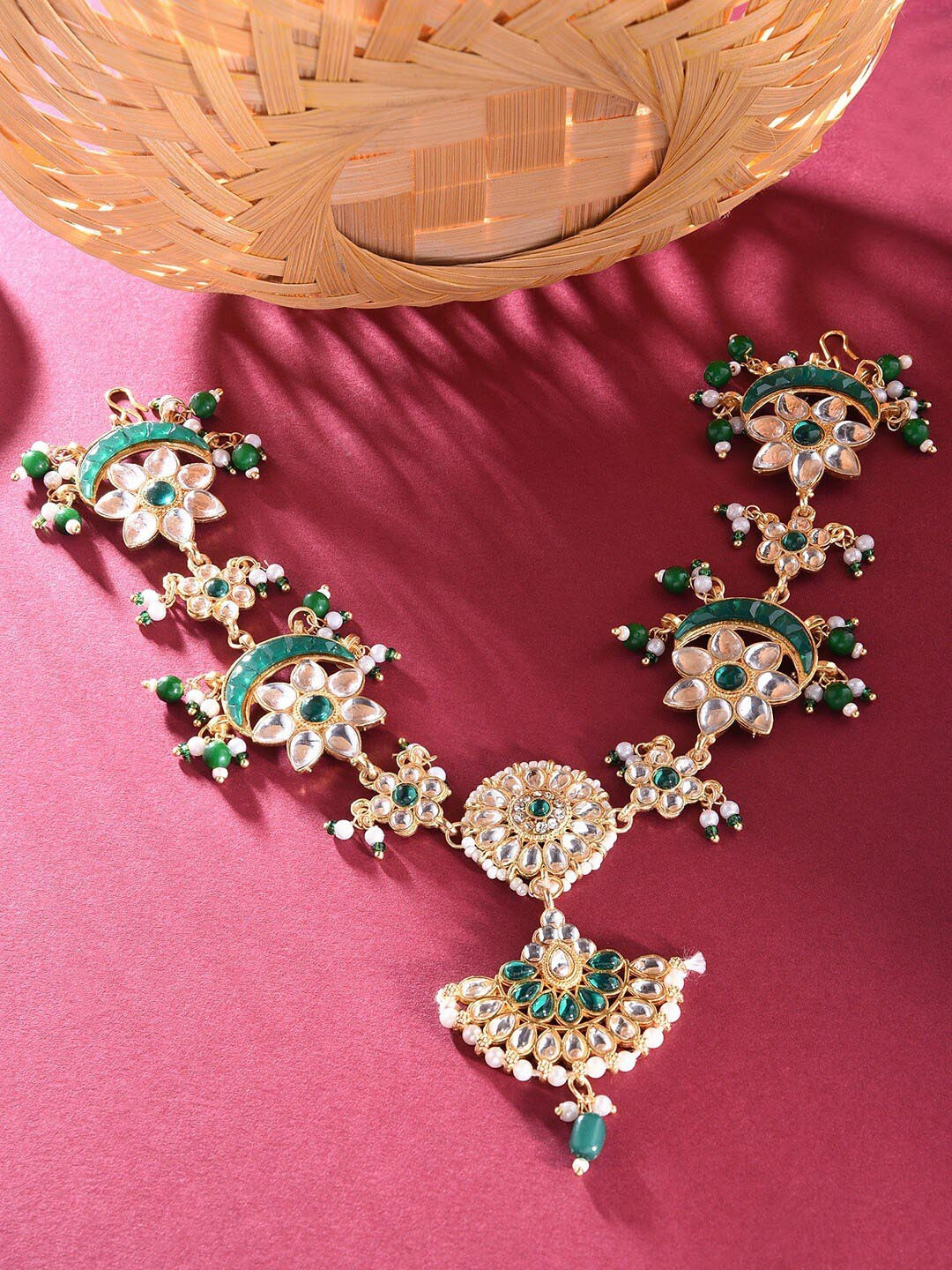 Zaveri Pearls Women Gold-Plated Green & White Kundan-Studded & Pearl Beaded Maatha Patti