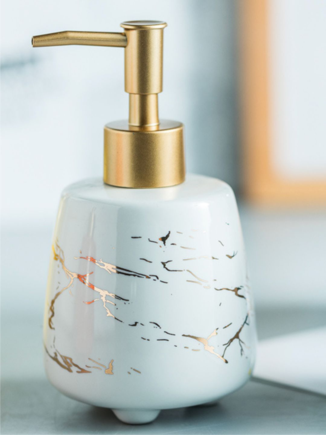 Nestasia White & Gold Abstract Ceramic Shampoo Dispenser