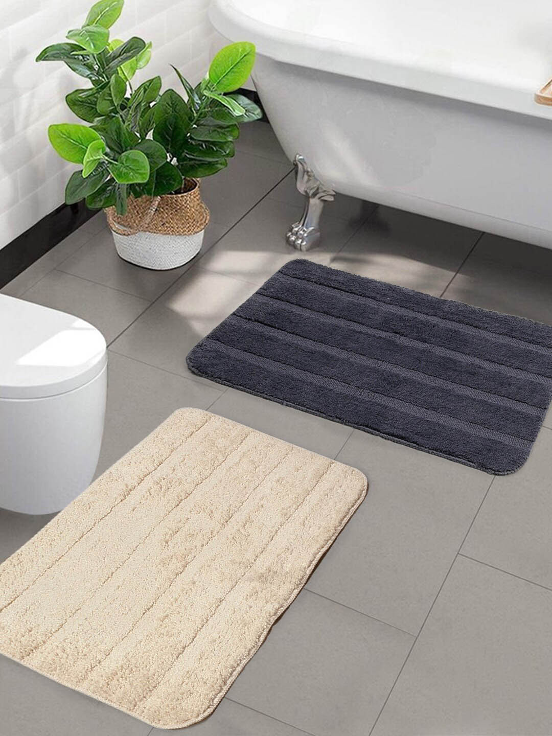 Saral Home Set Of 2 Navy Blue & Beige Solid 210 GSM Bath Rugs