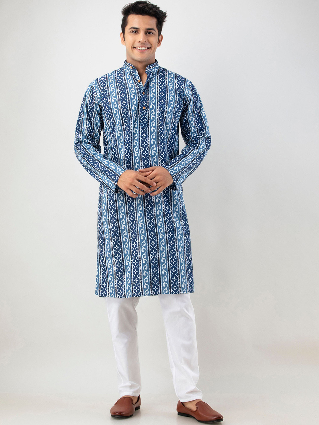 Firangi Yarn Men Blue Ethnic Motifs Printed Grandeur & Majestic Artwork Kurta