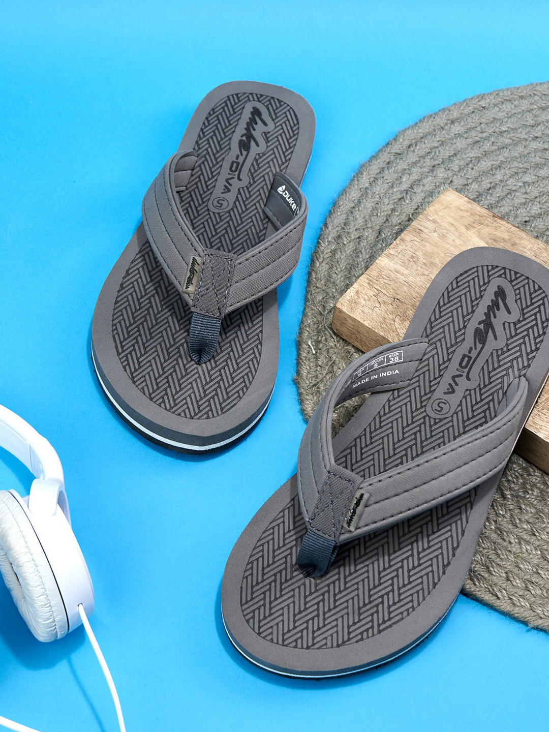 Duke Women solid Grey Thong Flip-Flops