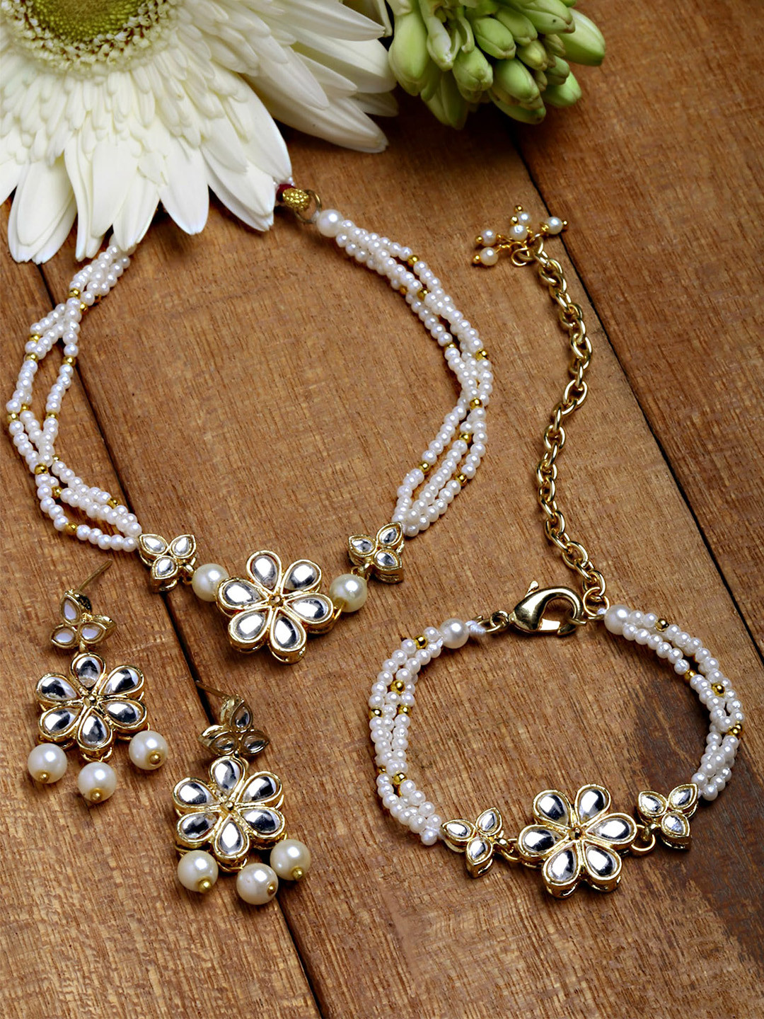 KARATCART Gold-Plated Kundan Studded Pearl Beaded Floral Jewellery Set
