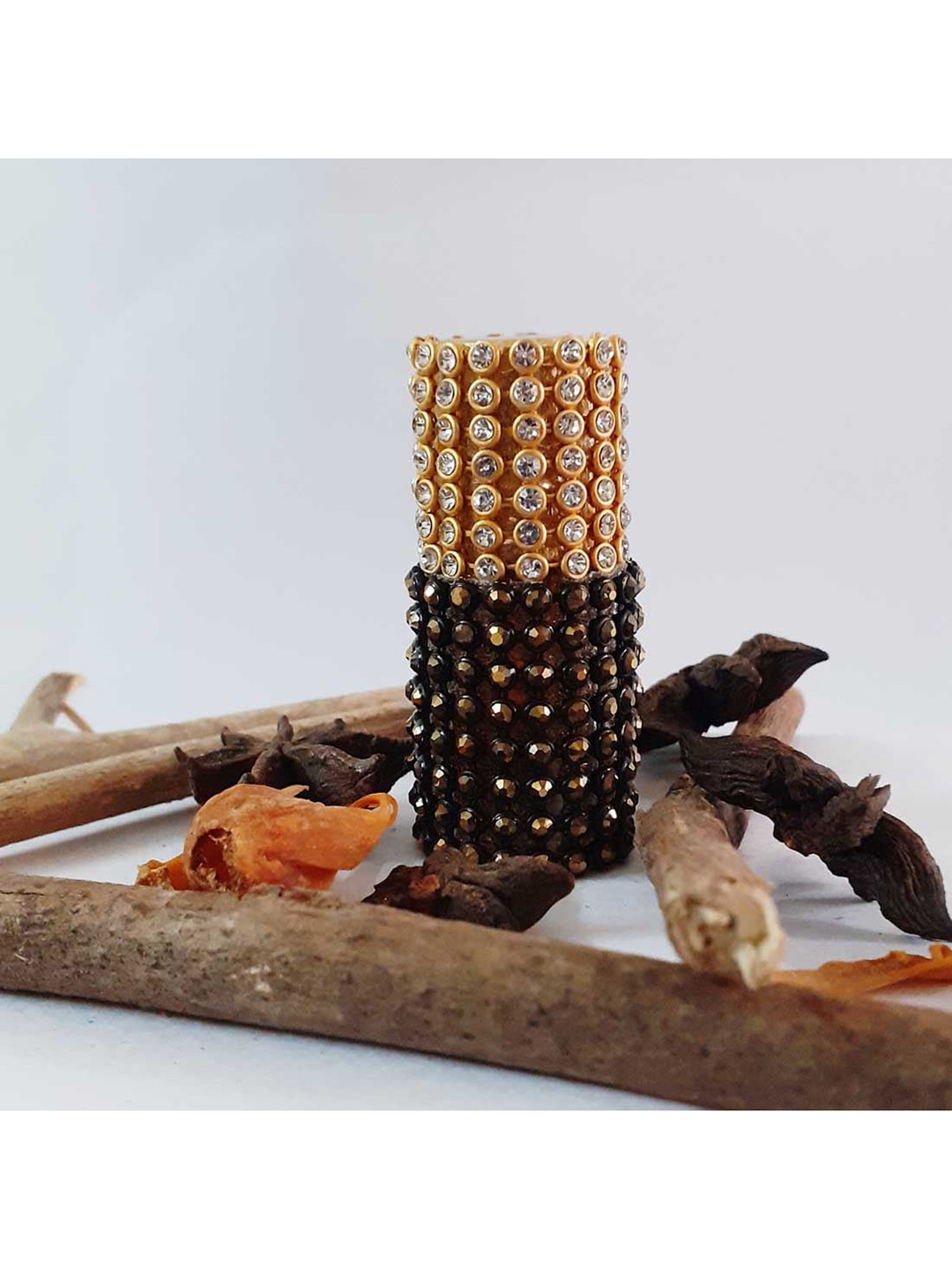 Menjewell Women Handcrafted Sandalwood Premium Quality Attar - 3 ml