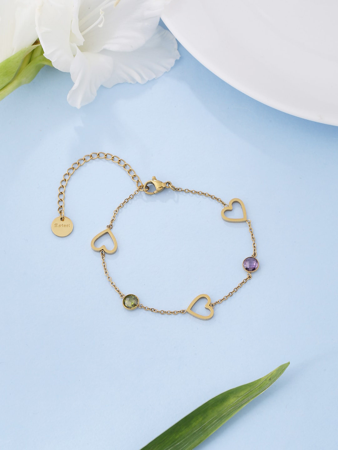 kashwini Women Gold-Toned & Purple Gold-Plated Charm Bracelet