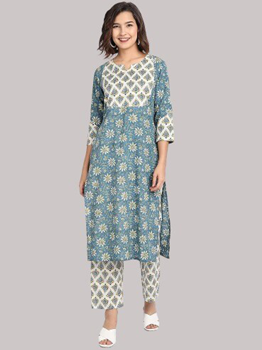 Haute and Humble Women Teal Floral Printed Pure Cotton Kurta with Trousers