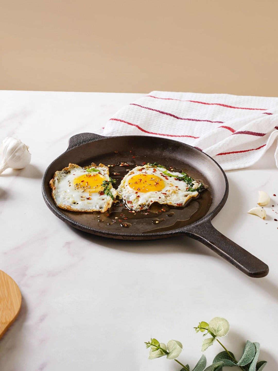 Nestasia Black Solid Shallow Pan 9.5 inch