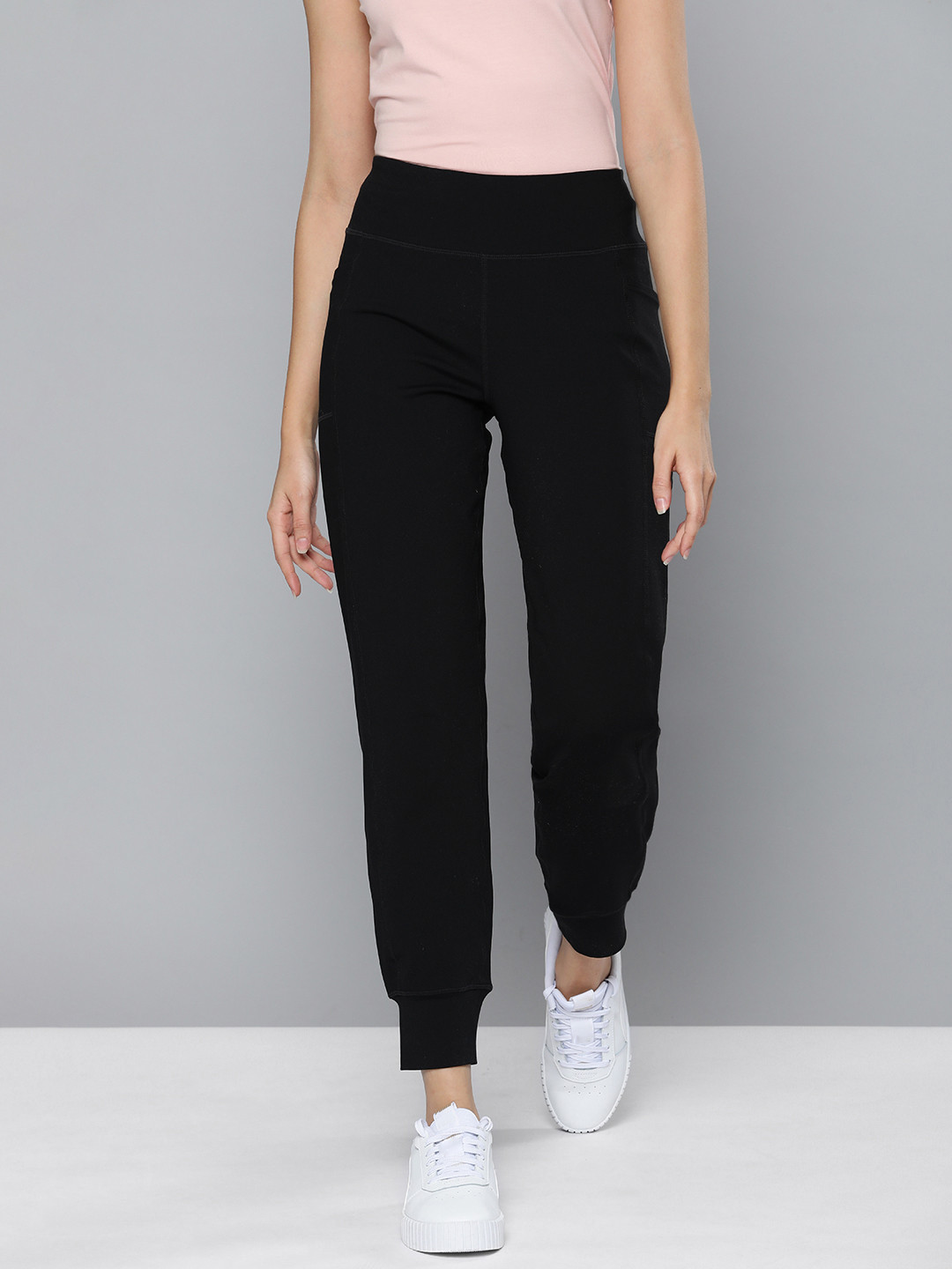 Skechers Women Solid Regular Fit THE GOWALK EVOLUTION Joggers