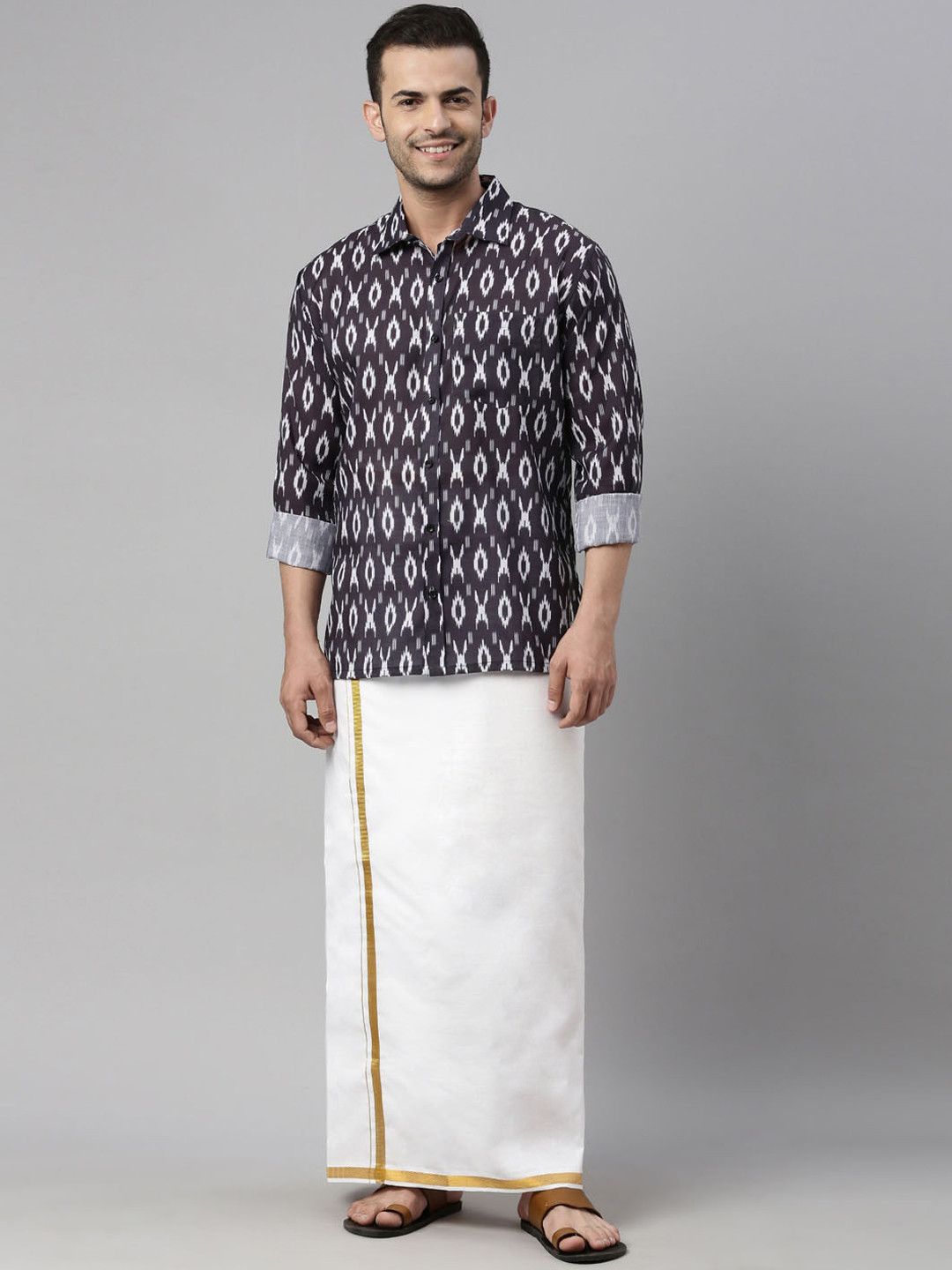 VASTRAMAY Men Violet Printed Shirt & White Dhoti
