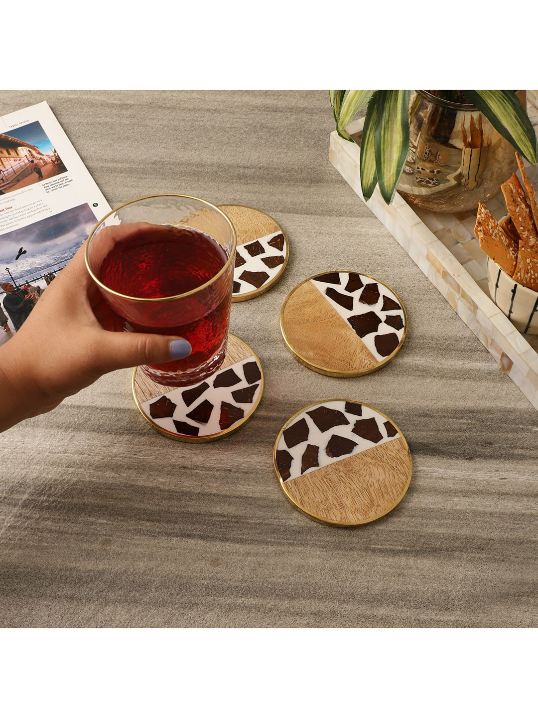 The Decor Mart Set Of 4 Brown & White Printed Mosaic Coasters