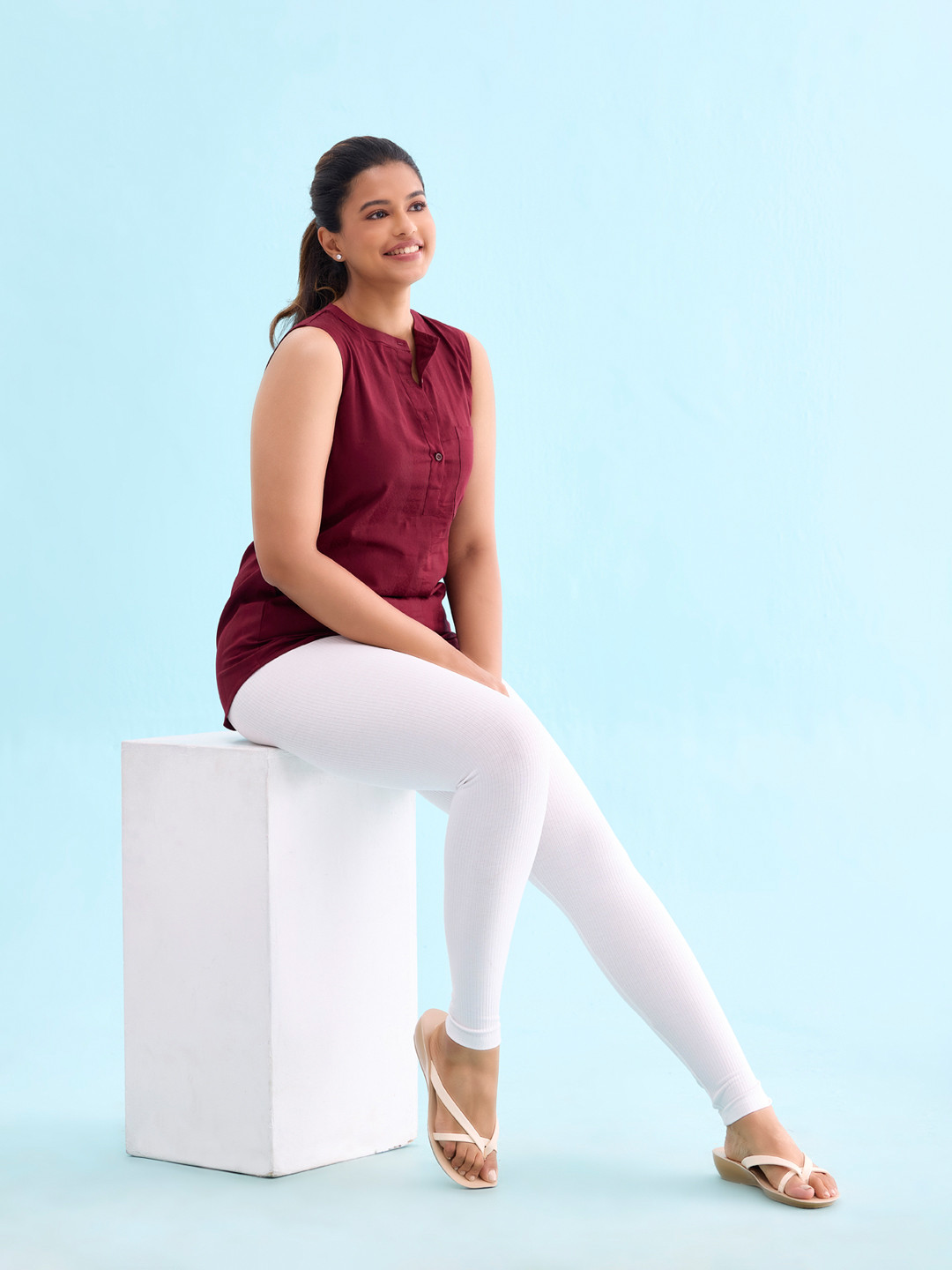 Go Colors Women White Solid Slim-Fit Ankle Length Leggings