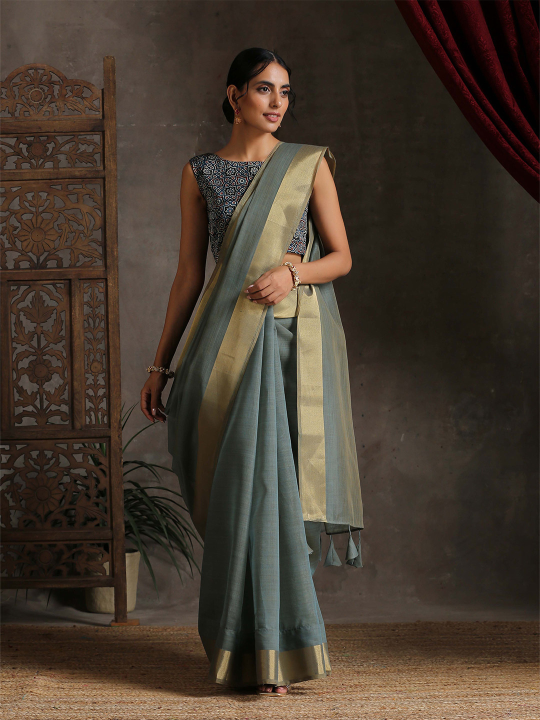 Triyah Blue & Gold-Toned Zari Pure Cotton Saree