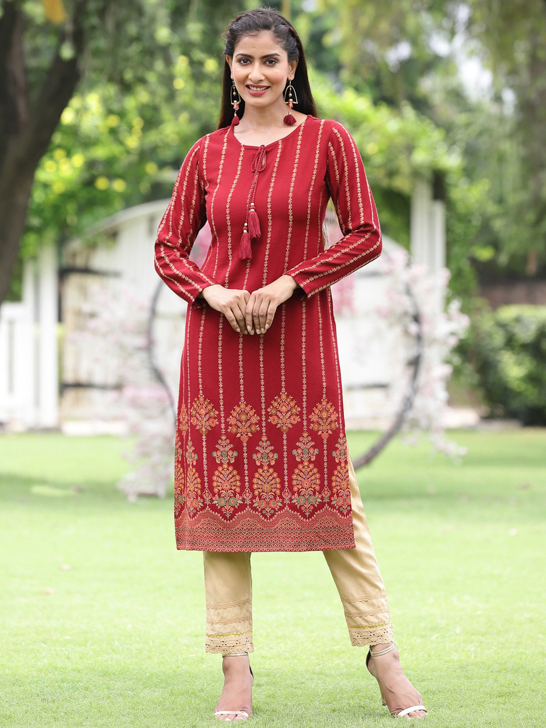 Juniper Women Maroon Dyed Keyhole Neck Flared Sleeves Thread Work Anarkali Kurta