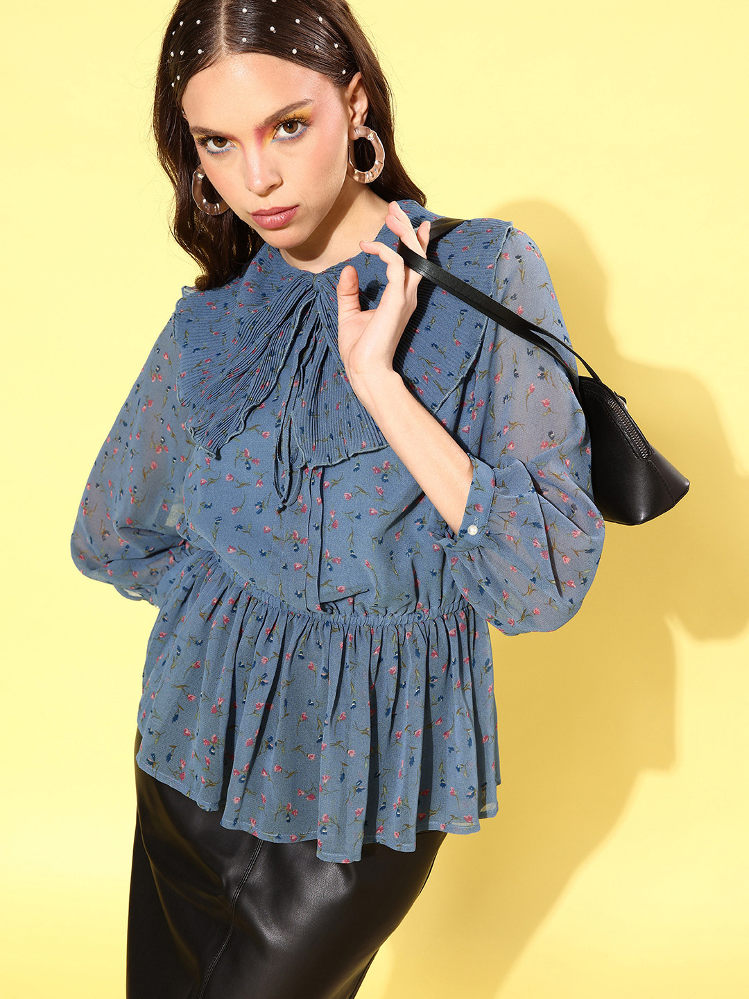 QUIERO Blue Floral Statement Collar Top