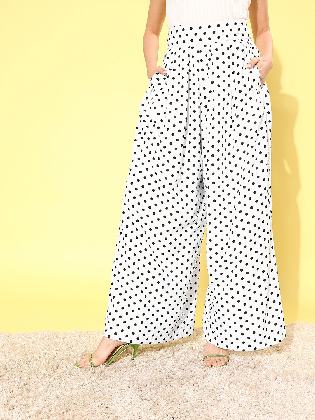 QUIERO Women Beautiful Off-White Polka Dotted Vacay Attire