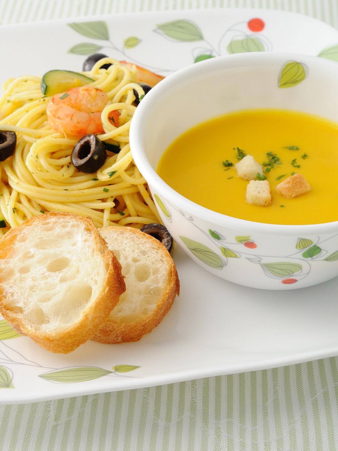 Corelle Asia Collection White Leaf Vitrelle Glass Microwave Safe 12 Piece Dinner Set