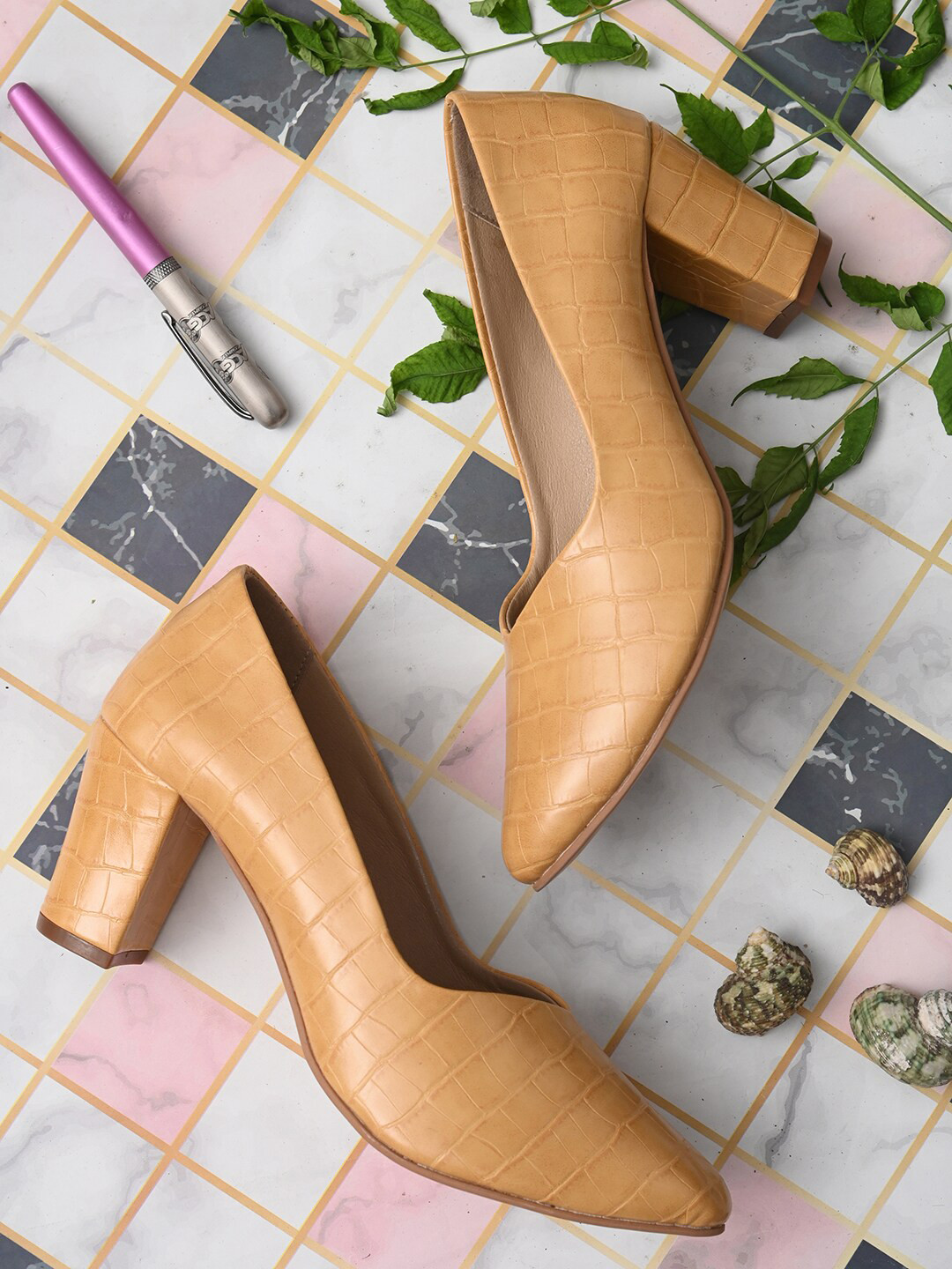 pelle albero Mustard Party Block Pumps with Bows