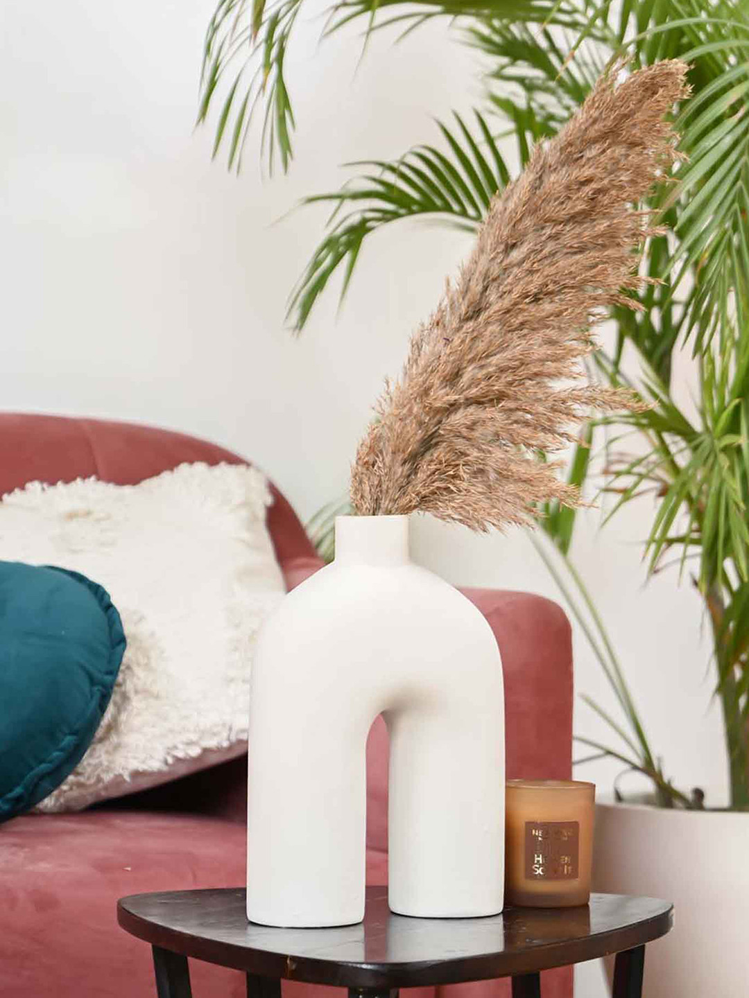 PUREZENTO White Solid U-Shaped Vases