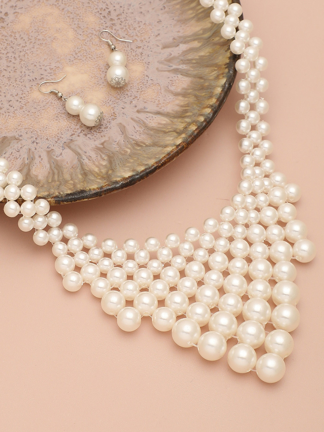 SOHI White Pearl Studded Jewellery Set