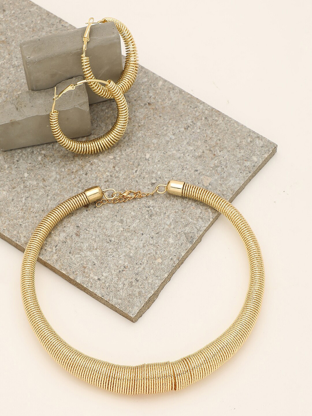 SOHI Gold Plated Designer Necklace & Earring Set