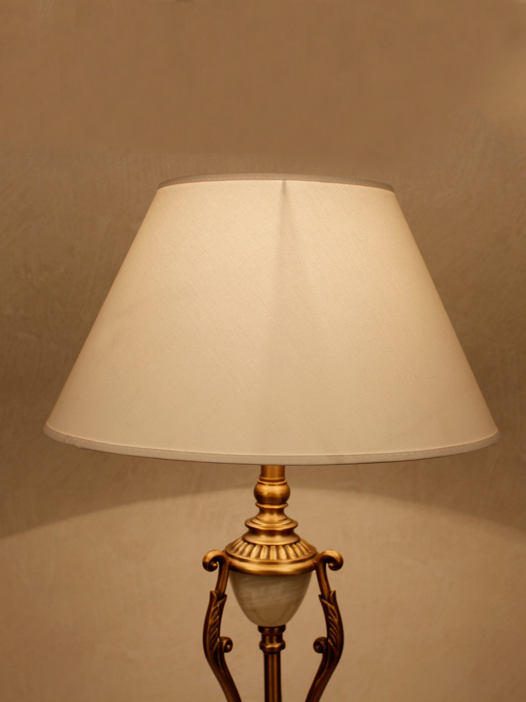 THE LIGHT STORE White Table Top Lamp Shade