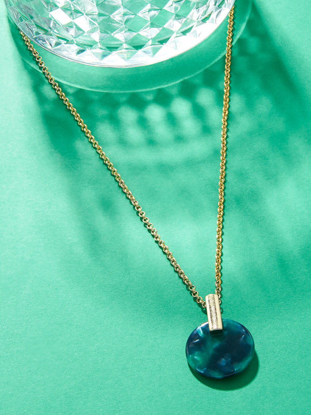 Accessorize London Women Green Willow Resin Disc Short Pendant Necklace