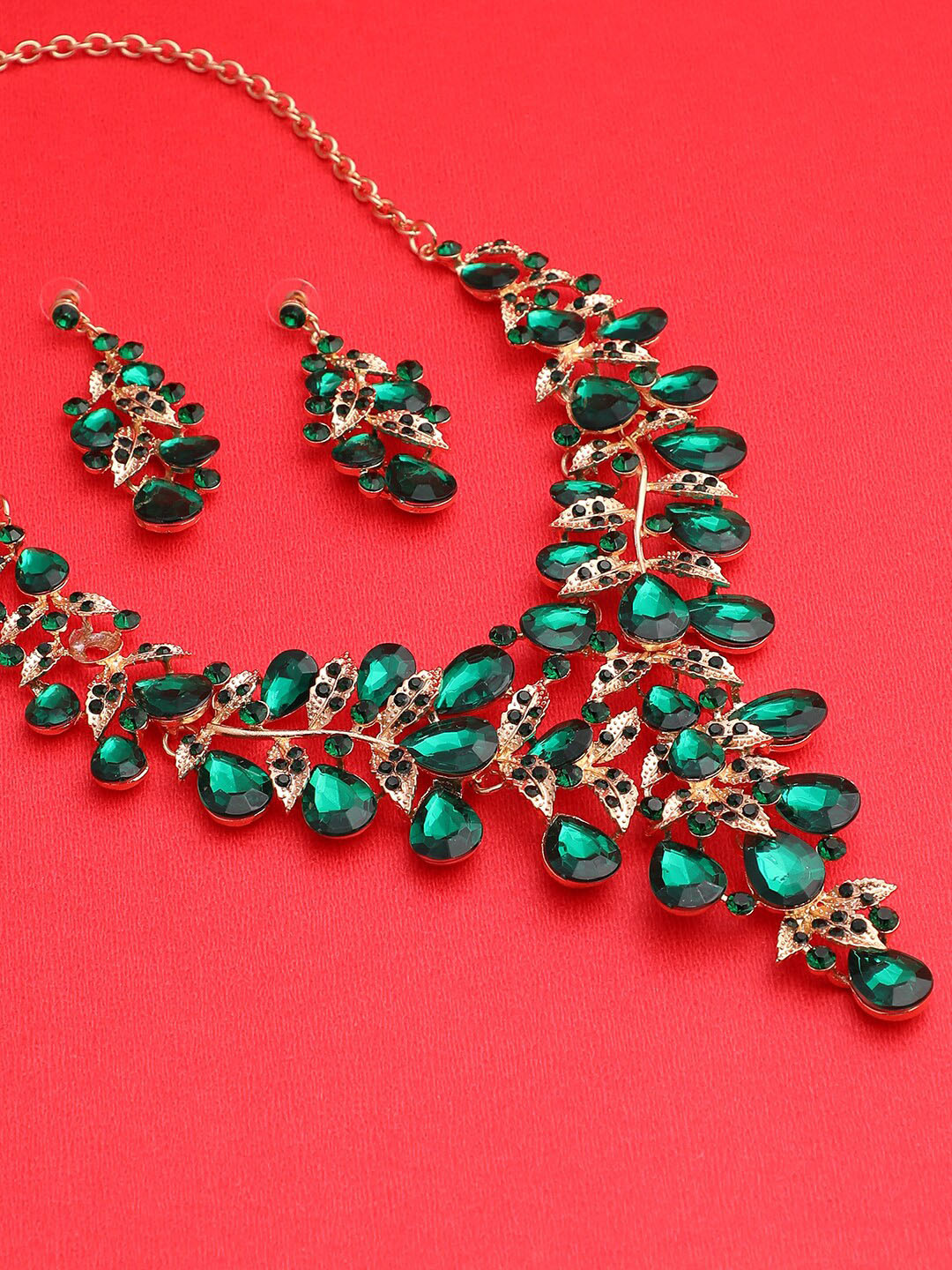 SOHI Women Gold Plated Designer Green Stone And Earrings