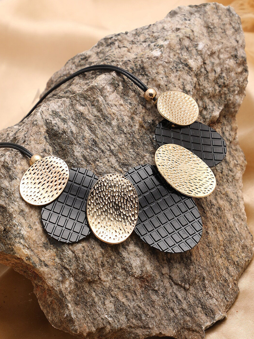 SOHI Gold-Toned & Black Gold-Plated Necklace