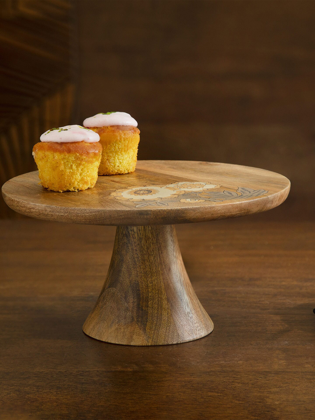 Ellementry Brown Solid Cake Stand With Base