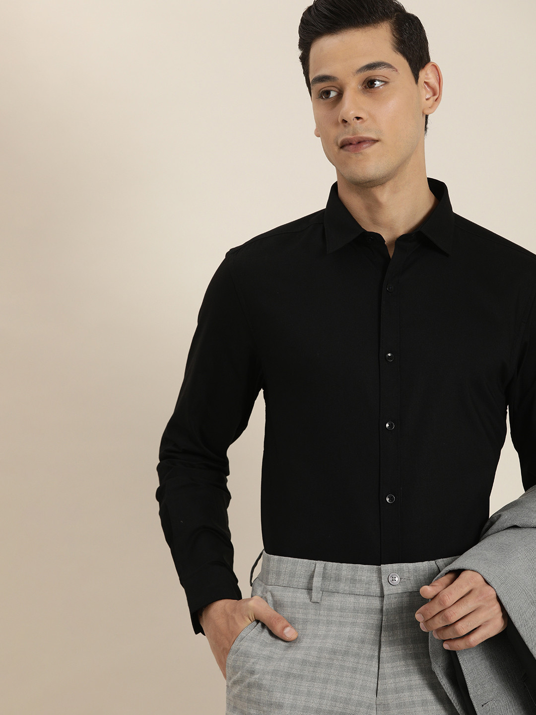 INVICTUS Men Black Estillo Slim Fit Pure Cotton Iron Free Casual Shirt