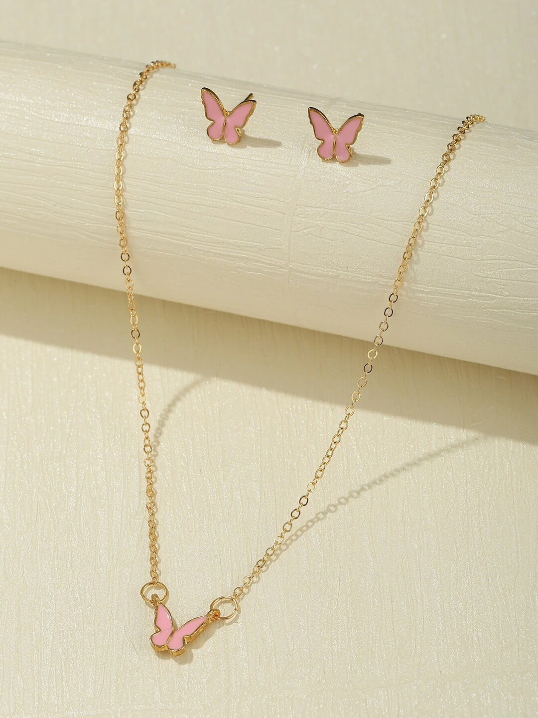Yellow Chimes Gold-Plated Pink Butterfly Charm Attached Chain Jewellery Set