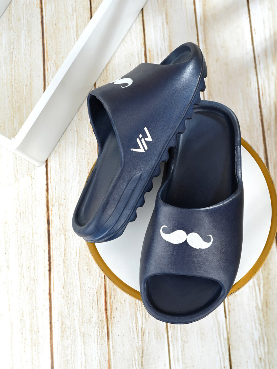 VIV Men Blue & White Rubber Sliders