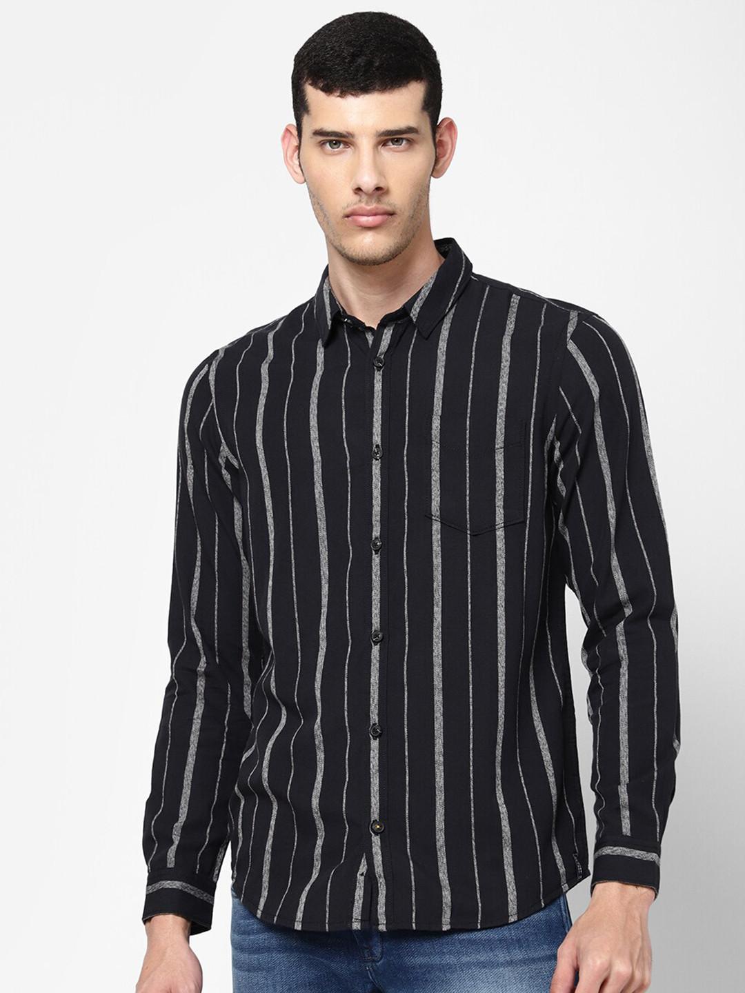Wrangler Men Black Slim Fit Striped Casual Shirt