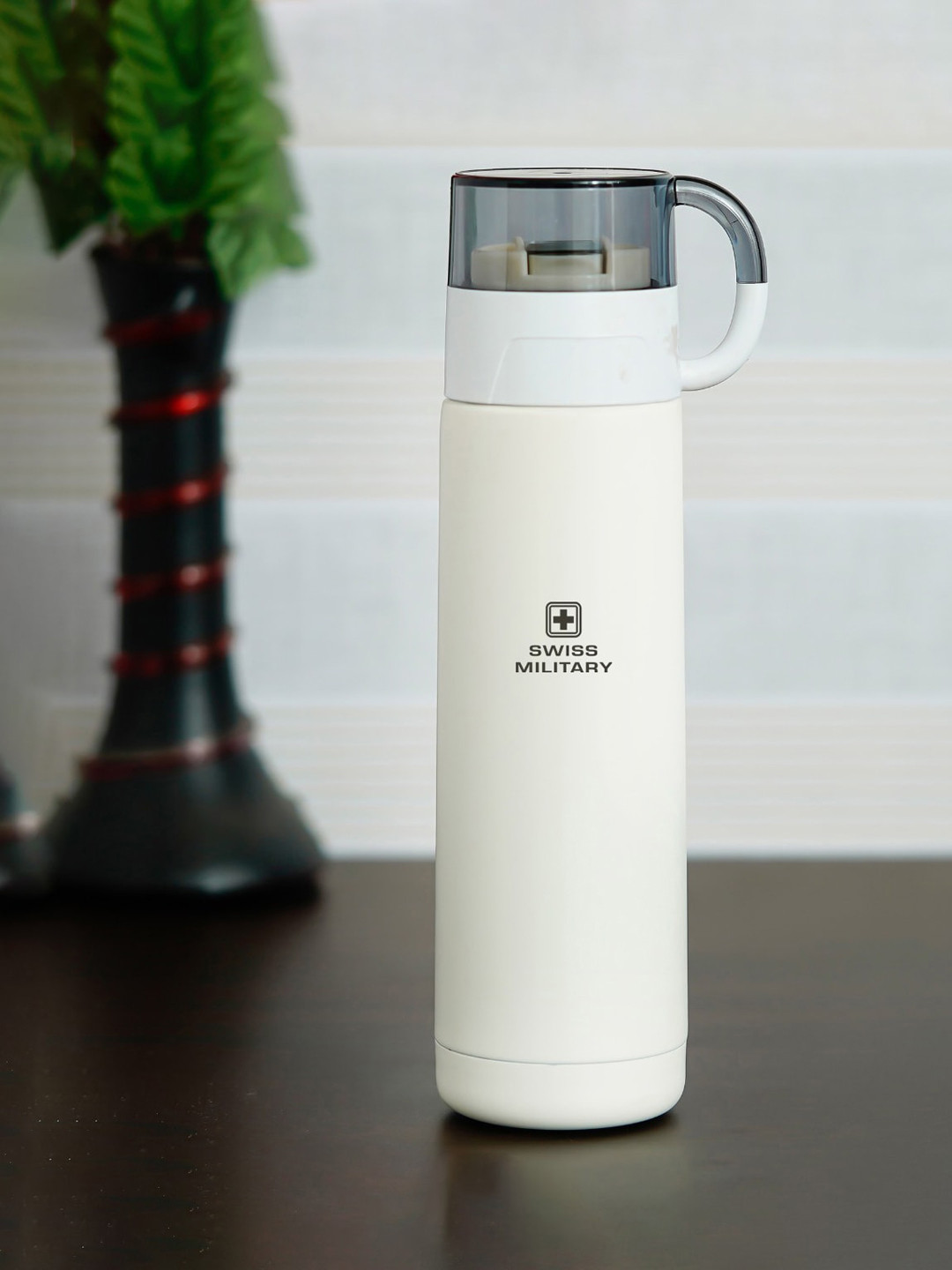 SWISS MILITARY White Brand Logo Stainless Steel Double Wall Vacuum Flask - 500ml