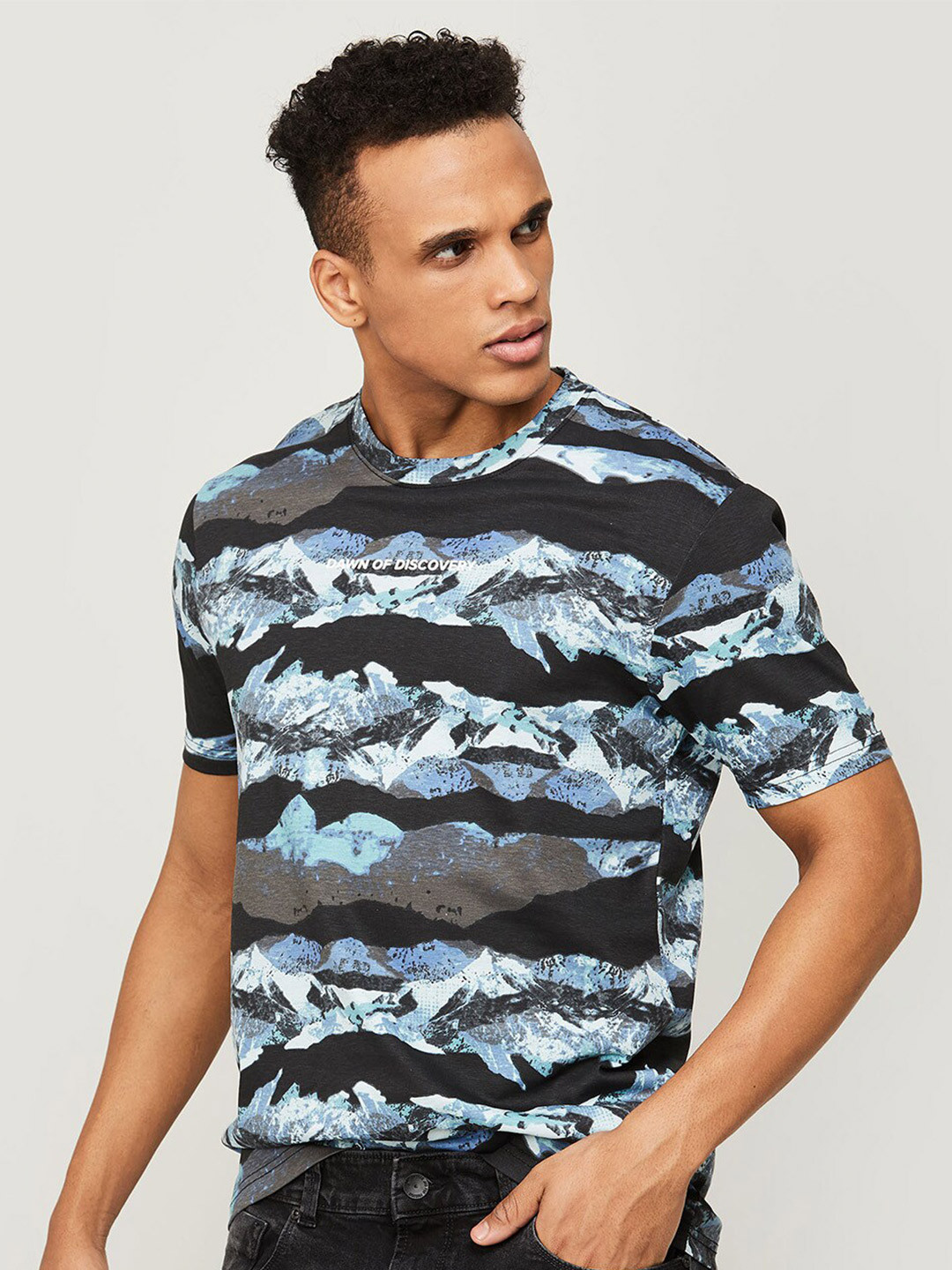 Bossini Men Black & Blue Printed Pure Cotton Slim Fit T-shirt