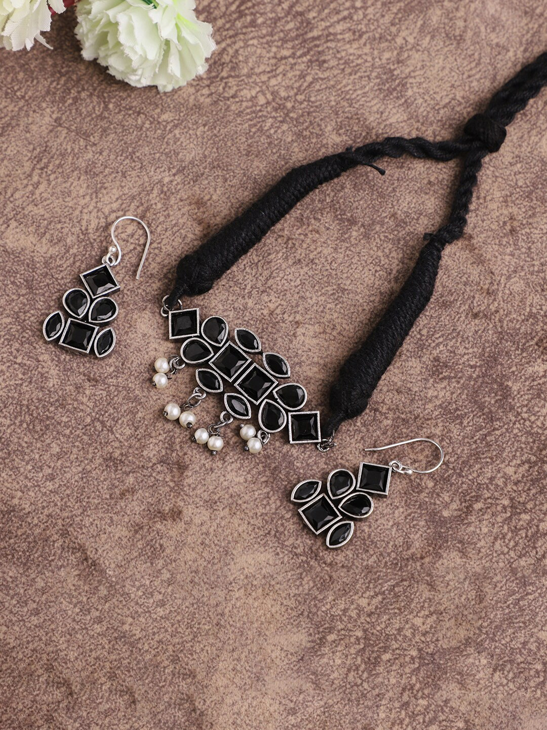 VENI Women Silver-Plated & Black Oxidesed Necklace With Earrings