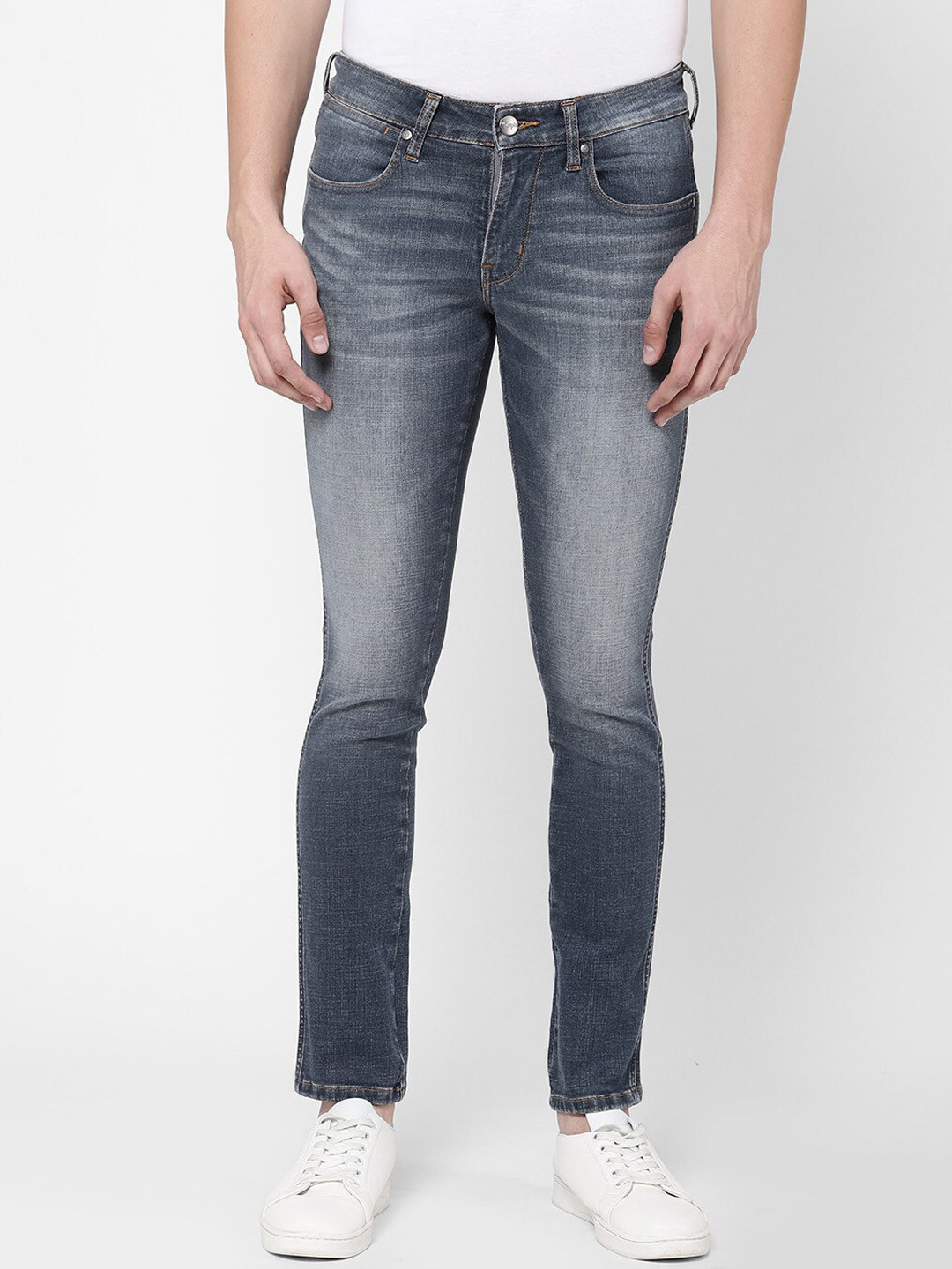 Wrangler Men Grey Skanders Slim Fit Low-Rise Mildly Distressed Heavy Fade Stretchable Jeans