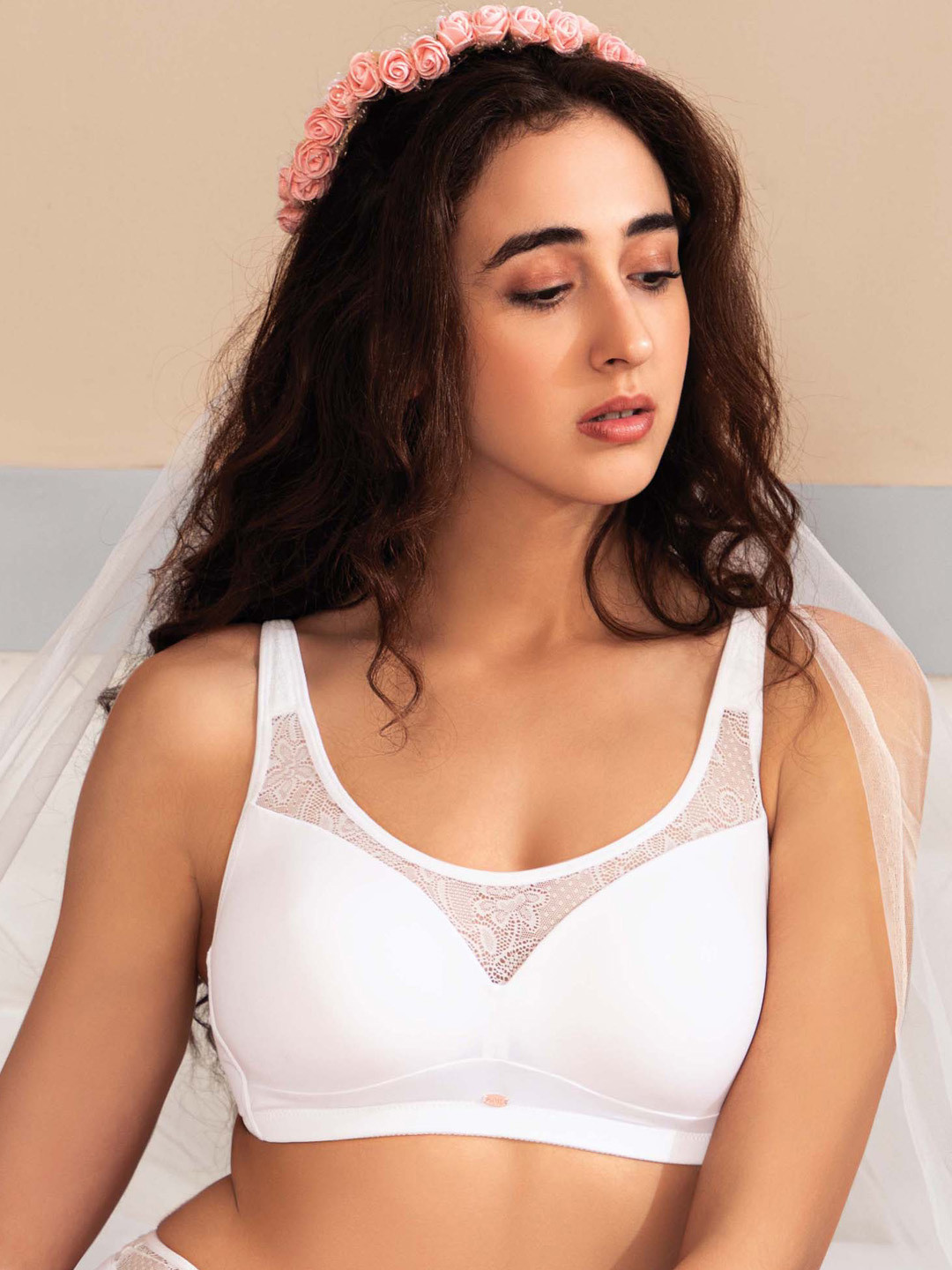 SOIE Full Coverage Padded Non Wired Lace Detail Cami Bra