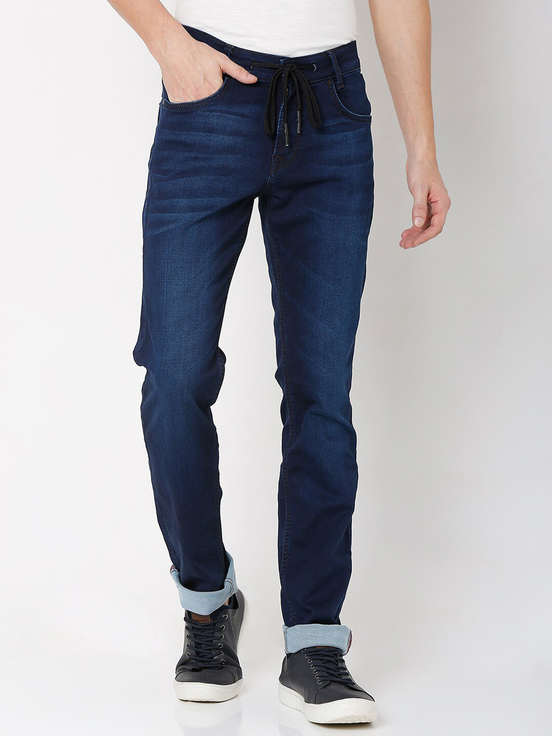 Mufti Men Blue Solid Slim Fit Light Fade Jeans