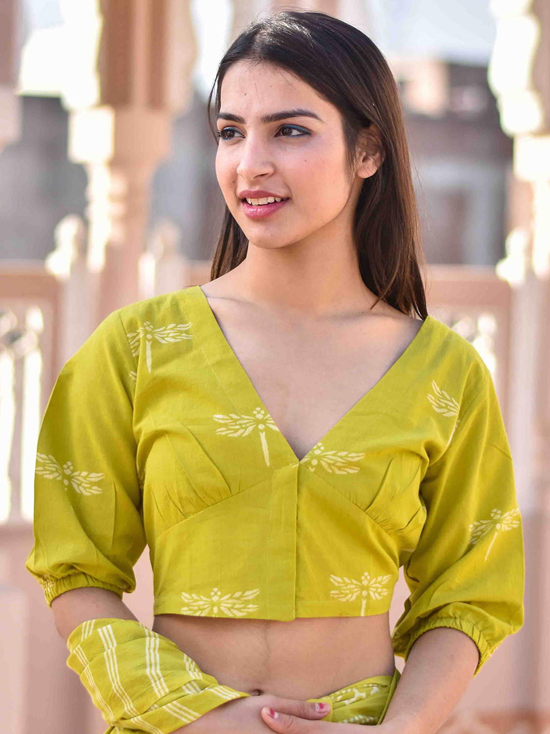 Chidiyaa Women Green & White Printed Pure Cotton Saree Blouse
