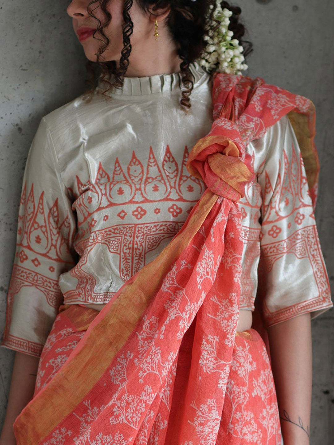 Chidiyaa Women White Printed Silk Saree Blouse