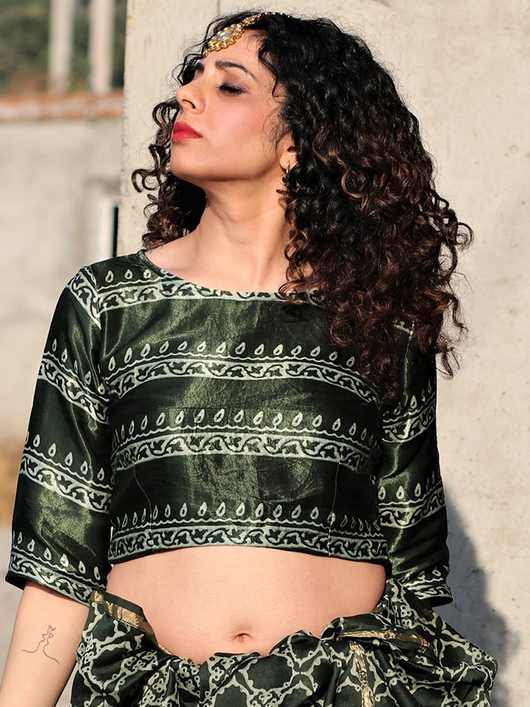 Chidiyaa Women Green Printed Silk Saree Blouse