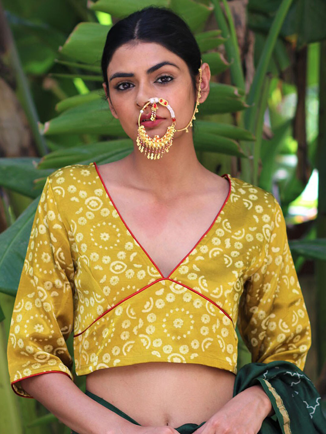 Chidiyaa Women Yellow Block Printed Silk Saree Blouse