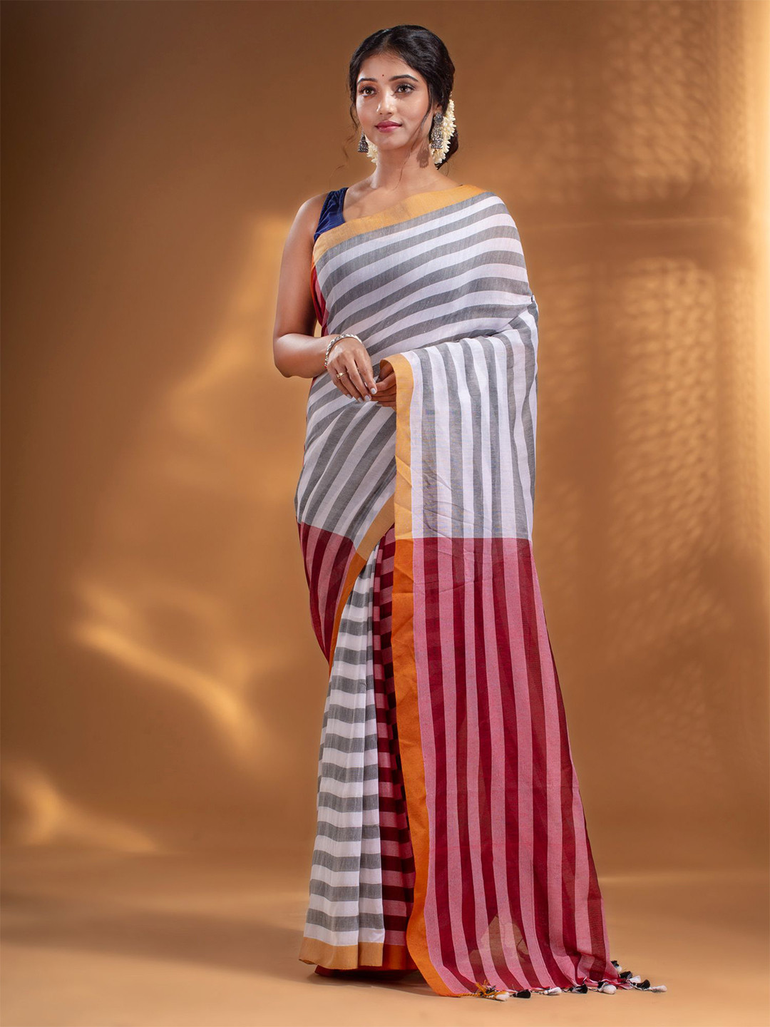 Arhi White & Grey Stripe Woven Design Pure Cotton Saree