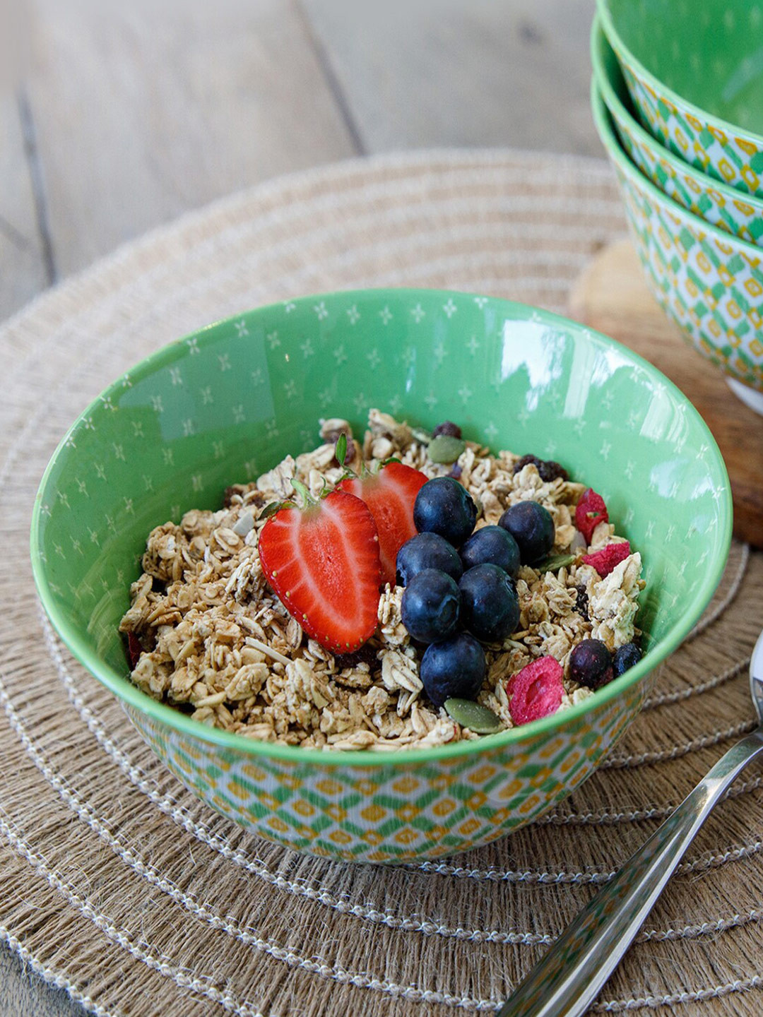 KitchenCraft Green White Dishwasher And Microwave Safe Printed Stoneware Glossy Bowl