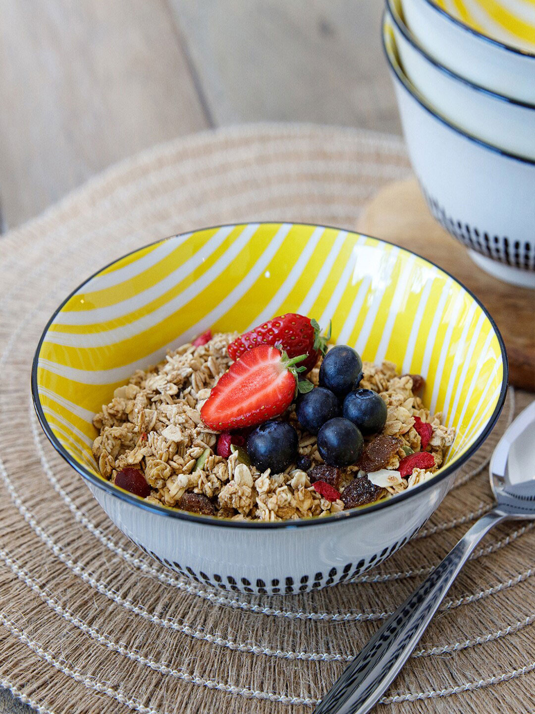 KitchenCraft Yellow Dishwasher And Microwave Safe  Hand Painted Stoneware Glossy Bowl