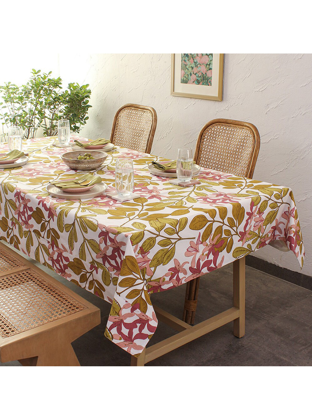 House This  Pink & White Printed 6  Seater Table Covers