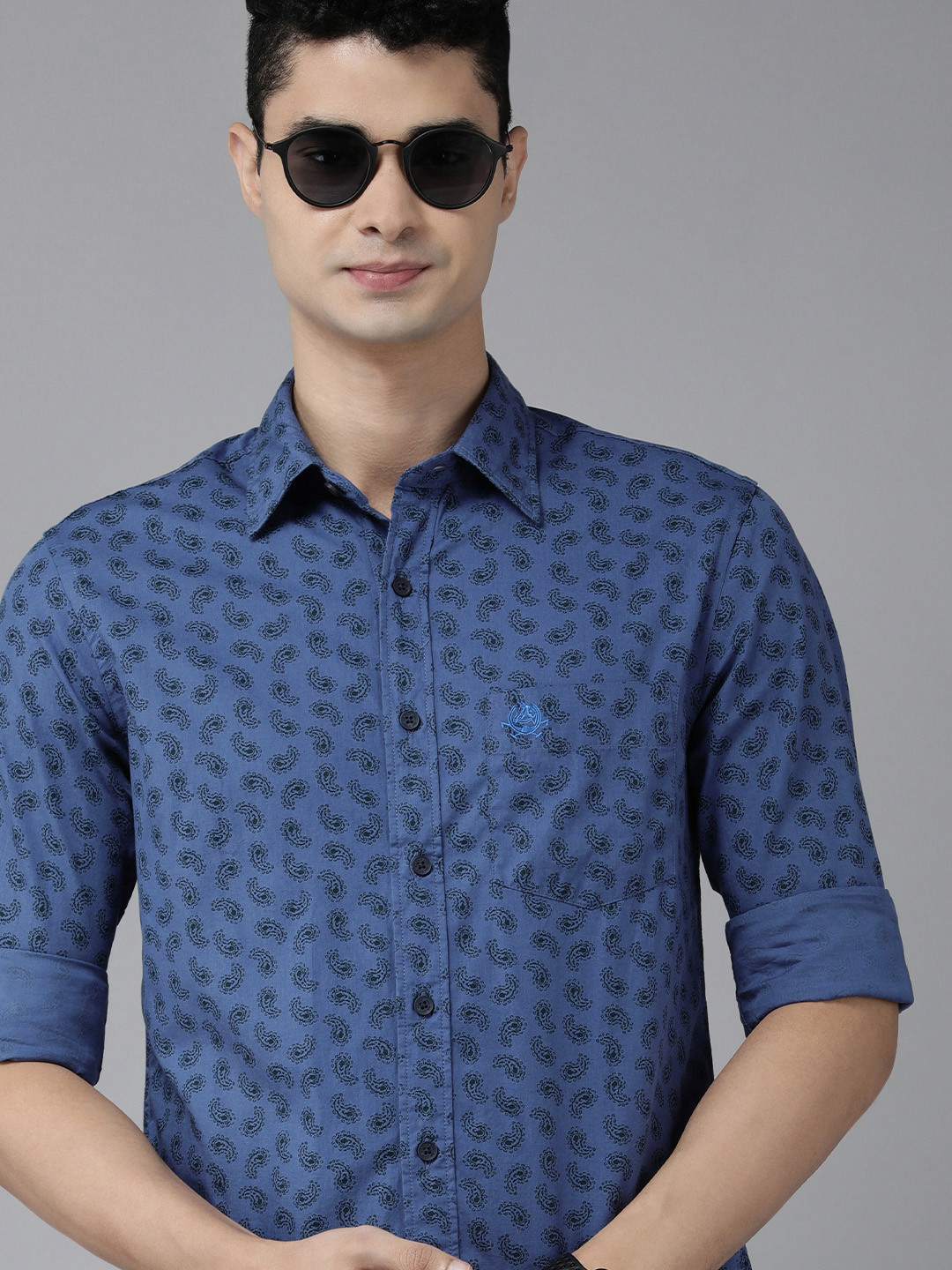 U.S. Polo Assn. Men Blue Paisley Printed Pure Cotton Tailored Fit Casual Shirt