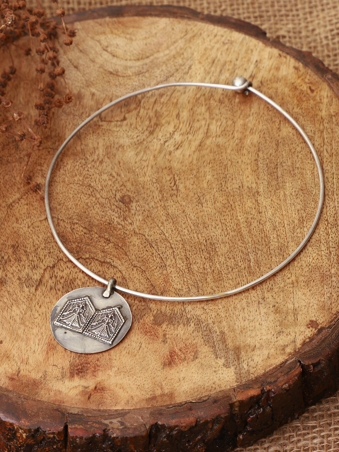 VENI Women Silver-Toned Chocker Necklace