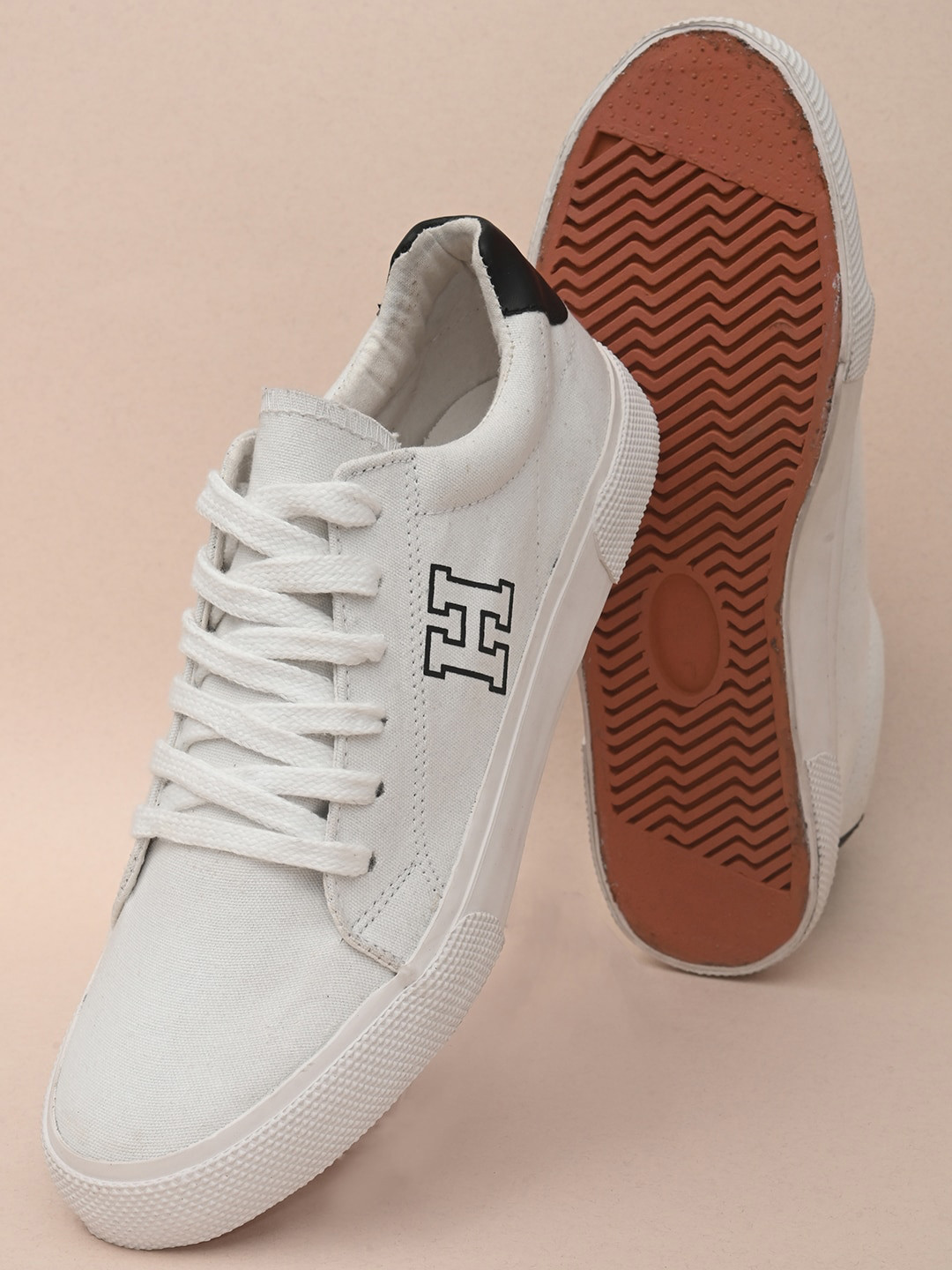 Harvard Men White Textured Comfort Sneakers with Logo